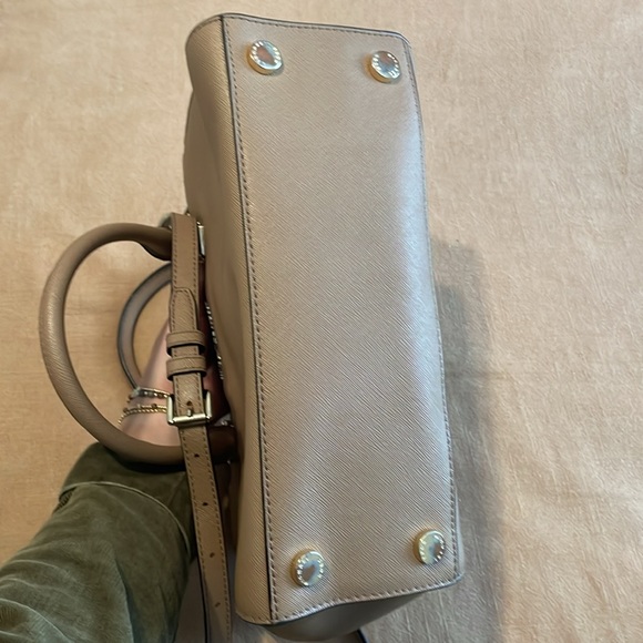 Michael Kors Selma CrossBody Small - Picture 3 of 4
